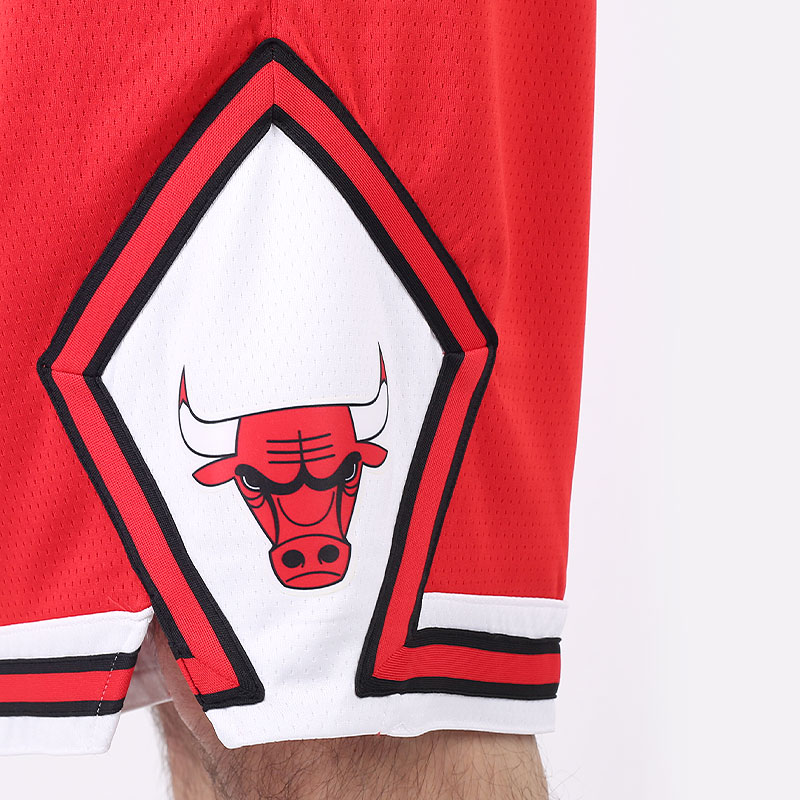 мужские красные шорты  Nike NBA Chicago Bulls Icon Edition Swingman Short AJ5593-657 - цена, описание, фото 5